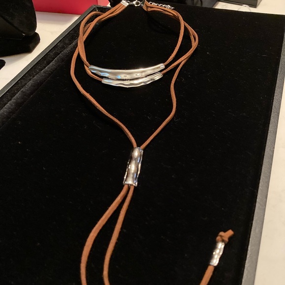 TOCARA. GISELLE. Suede & Stainless Steel Drop Choker with StSt Bars - Picture 3 of 6